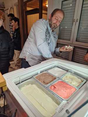 WhatsApp-Image-2023-12-17-at-22.31.59